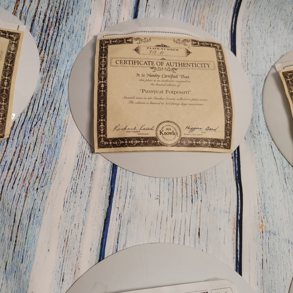 8 Bradex 9" Plates The Garden Secrets - Picture 13 of 16